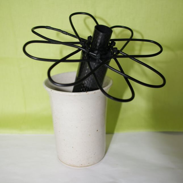 Nature Harmony Sation 3 in energy ceramic cup and wire flower on top